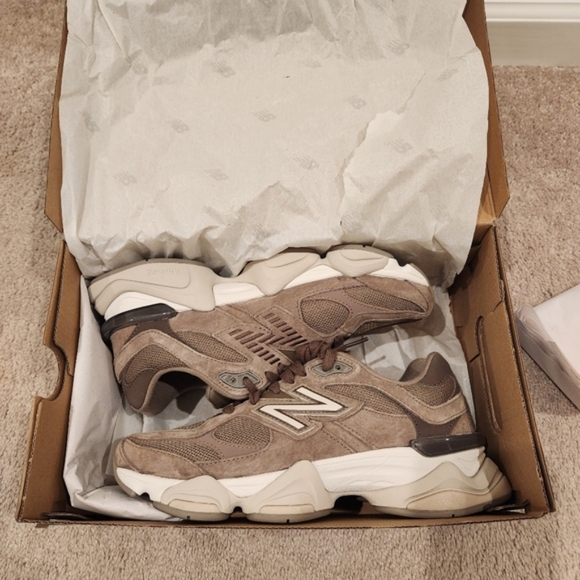 New Balance 9060 Mushroom - Picture 2 of 4